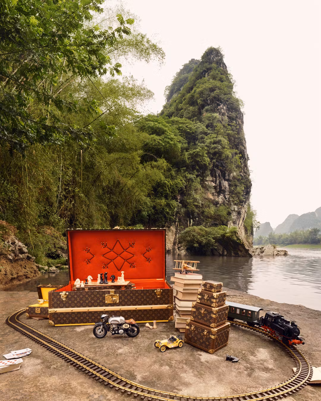 LOUIS VUITTON UNVEILS NEW TRAVEL CAMPAIGN, A JOURNEY TO THE HEART OF CHINESE LANDSCAPES